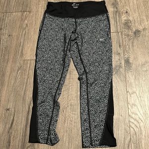Nike Cropped Dri-fit Leggings XS
